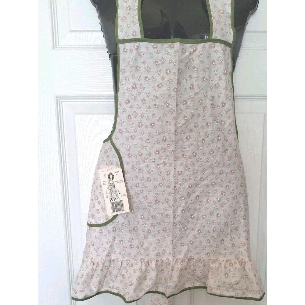 Vintage Hostess Bib Apron Cottagecore Ditzy Floral Print Country Cotton New